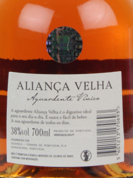 Aguardente Aliança Velha